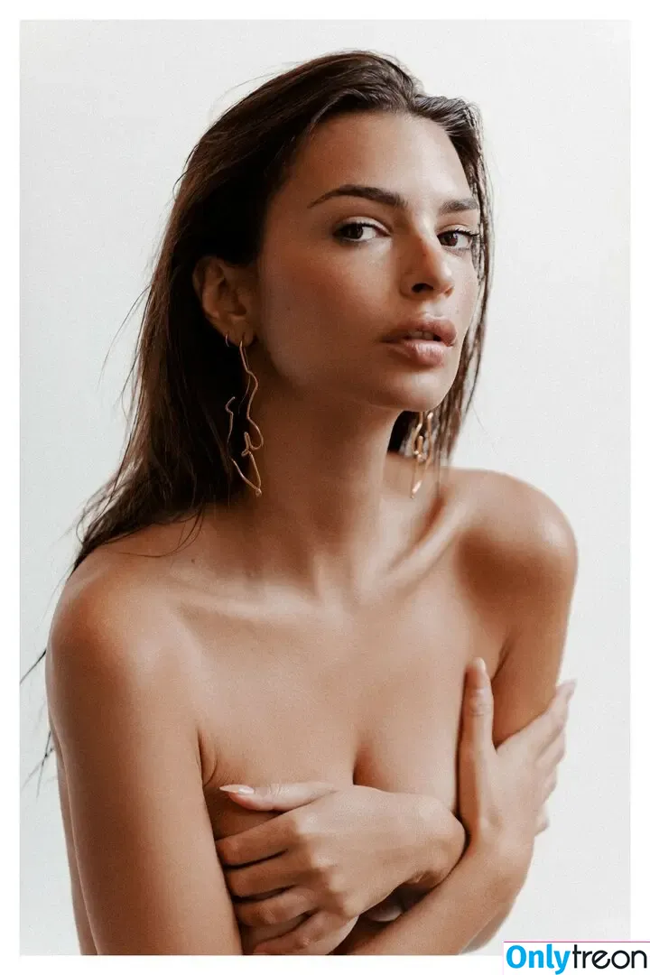 Emily Ratajkowski nude photo #6153 (emrata)