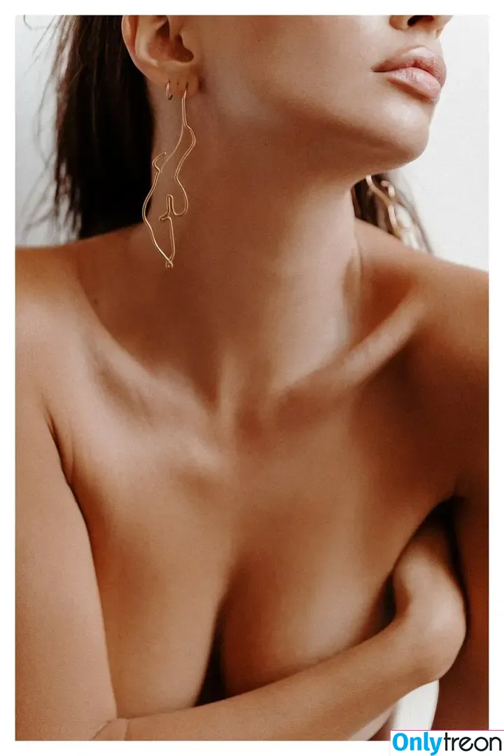 Emily Ratajkowski nude photo #6154 (emrata)
