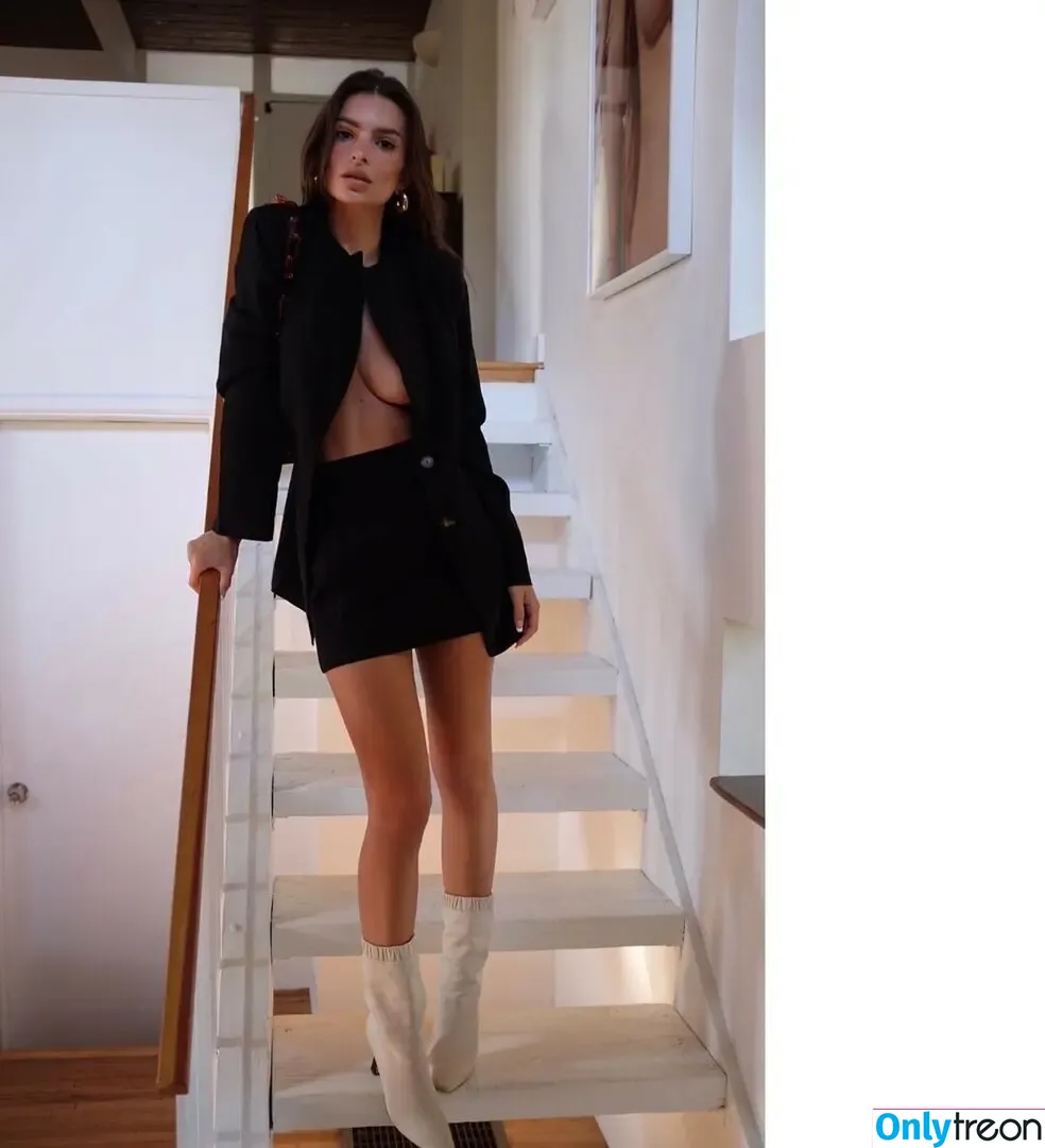Emily Ratajkowski nude photo #6204 (emrata)