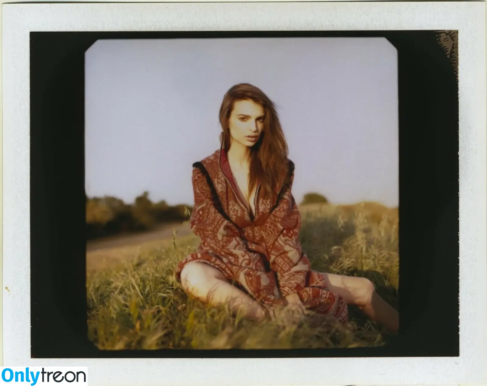Emily Ratajkowski nude photo #6214 (emrata)