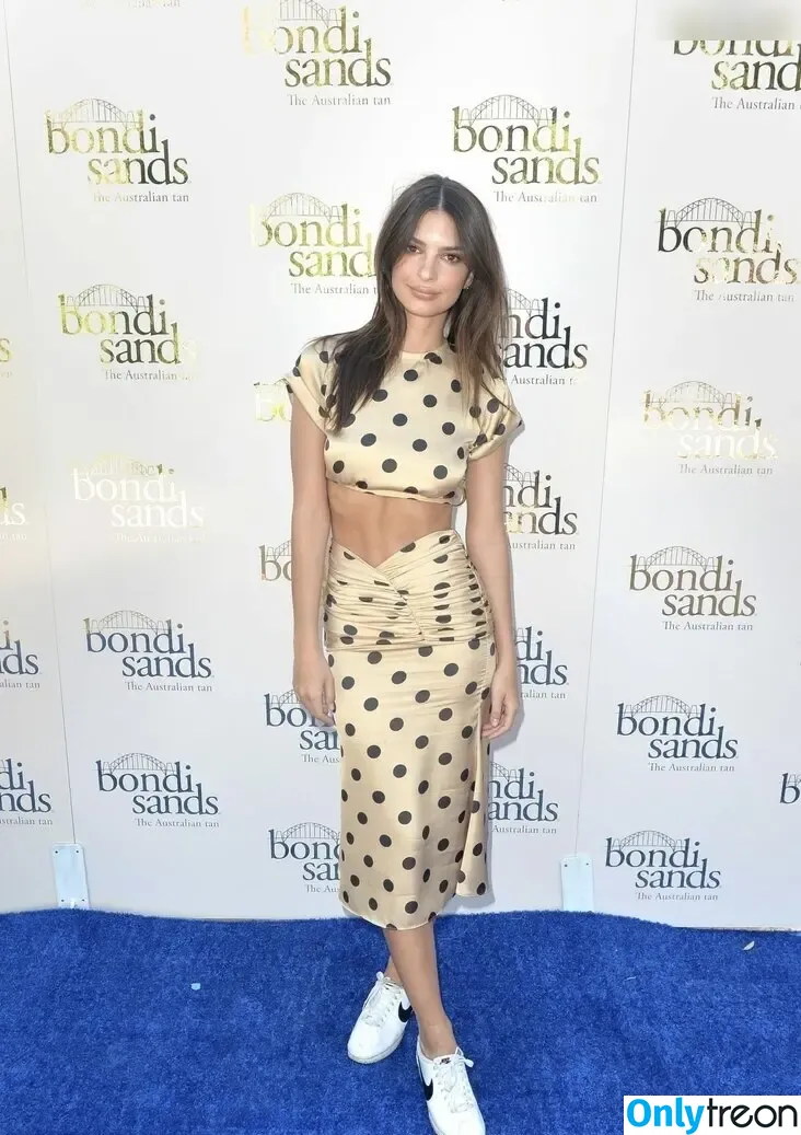 Emily Ratajkowski nude photo #6250 (emrata)