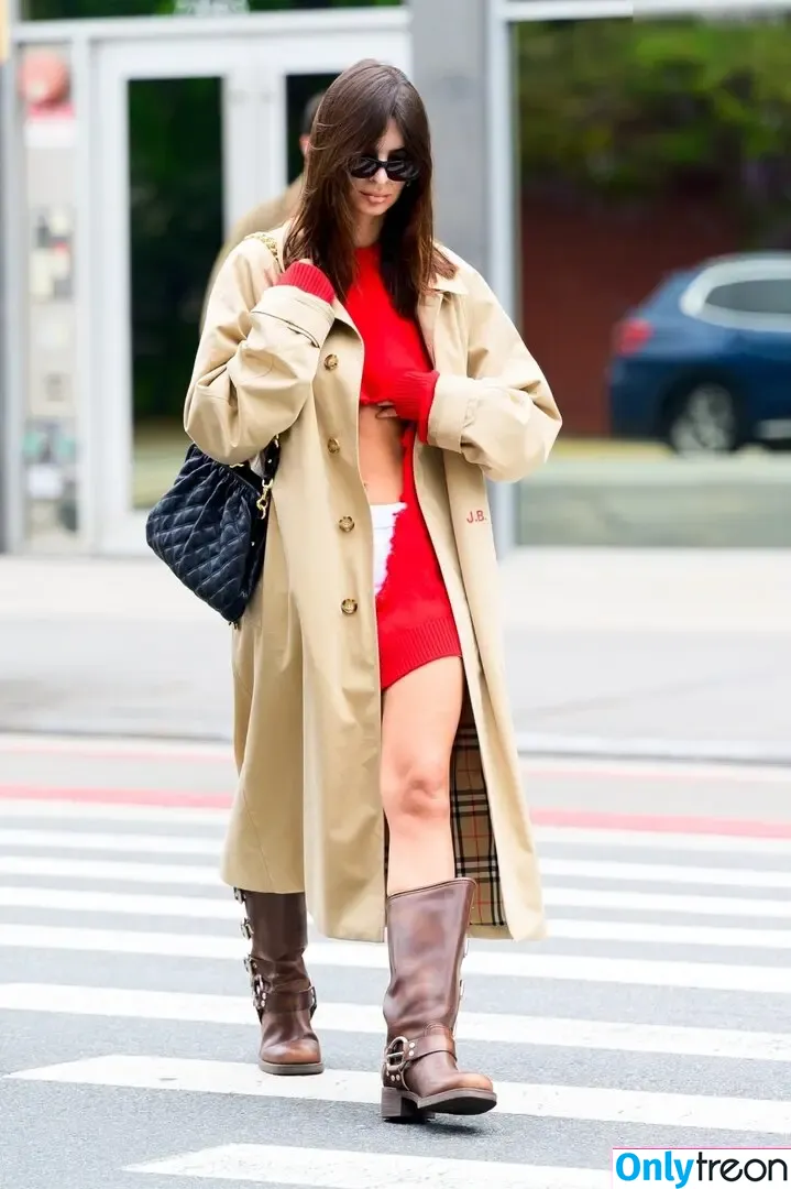 Emily Ratajkowski nude photo #6548 (emrata)
