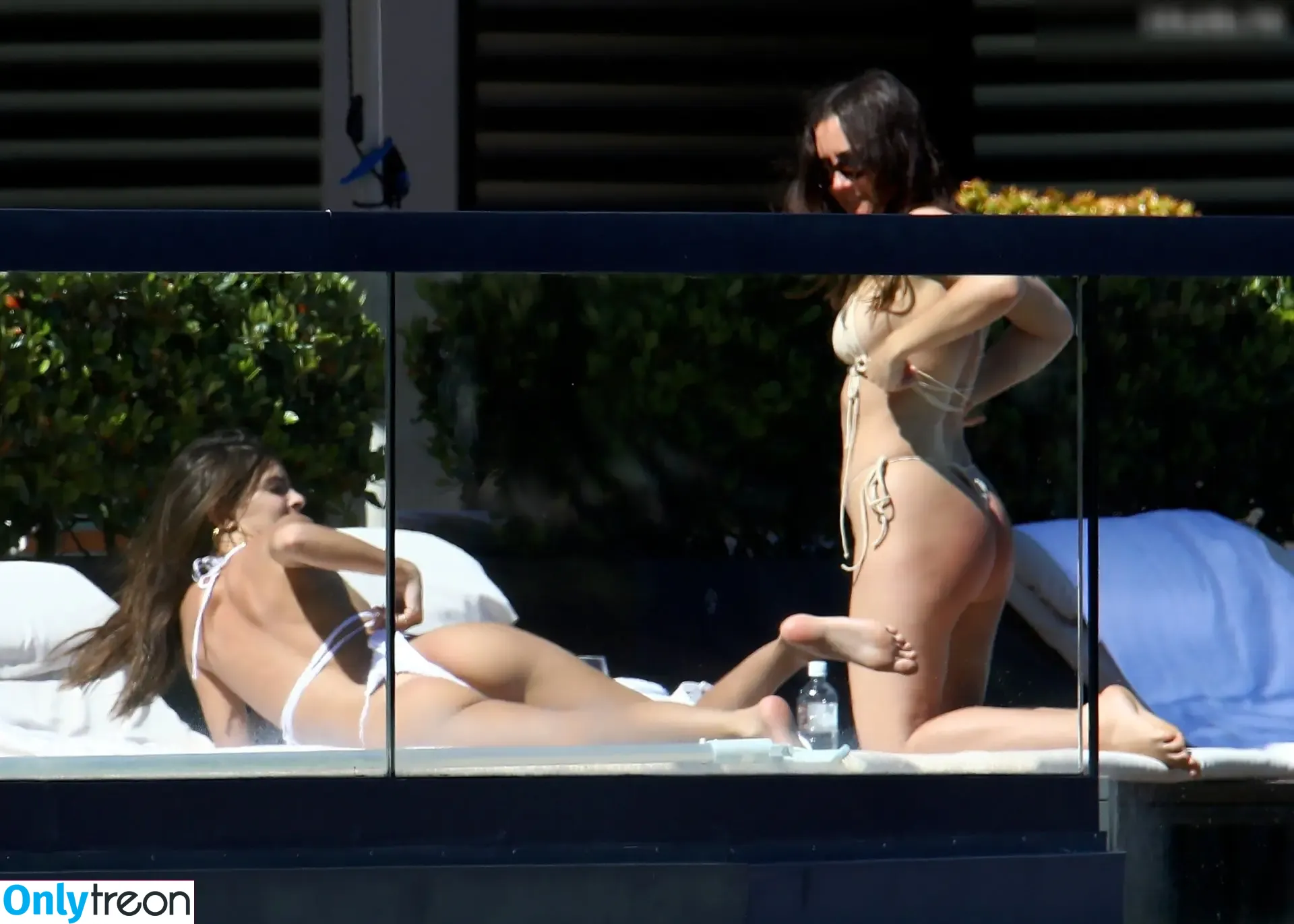Emily Ratajkowski nude photo #6640 (emrata)