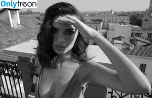 Emily Ratajkowski / emrata nude photo #7299