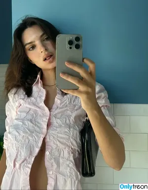 Emily Ratajkowski / emrata nude photo #7307