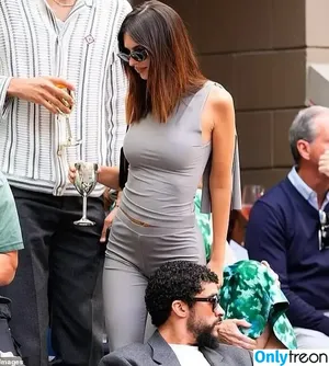 Emily Ratajkowski / emrata nude photo #7353