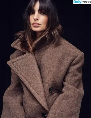 Emily Ratajkowski / emrata nude photo #7406