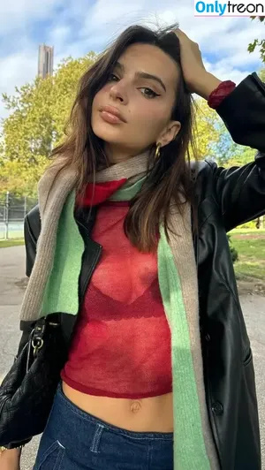 Emily Ratajkowski / emrata nude photo #7467