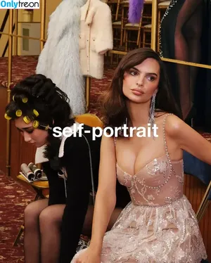 Emily Ratajkowski / emrata nude photo #7565