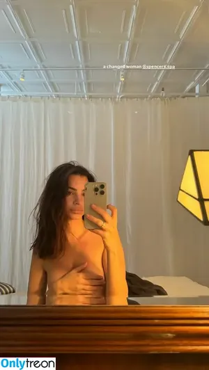 Emily Ratajkowski / emrata nude photo #7574