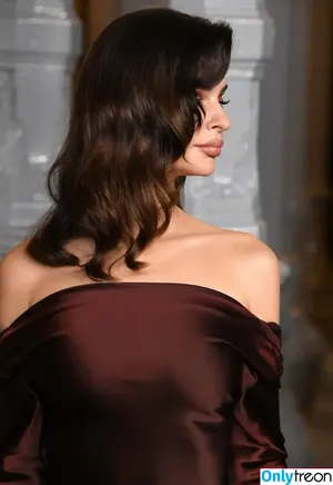 Emily Ratajkowski / emrata nude photo #7645