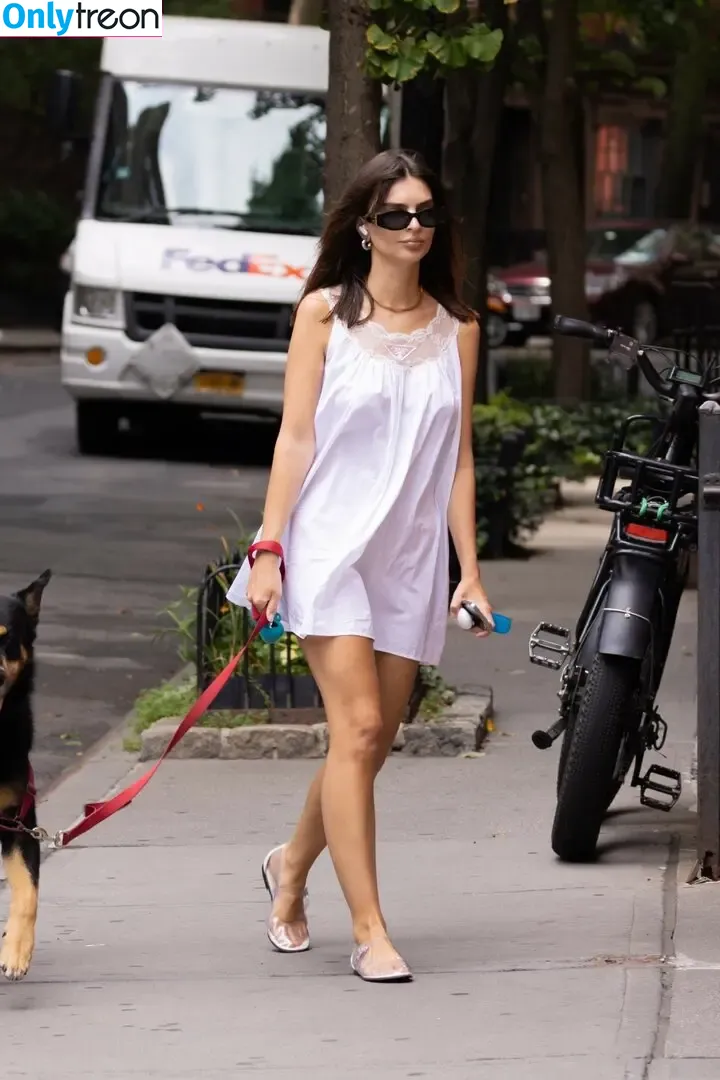 Emily Ratajkowski nude photo #7107 (emrata)