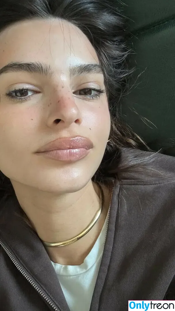 Emily Ratajkowski nude photo #7230 (emrata)