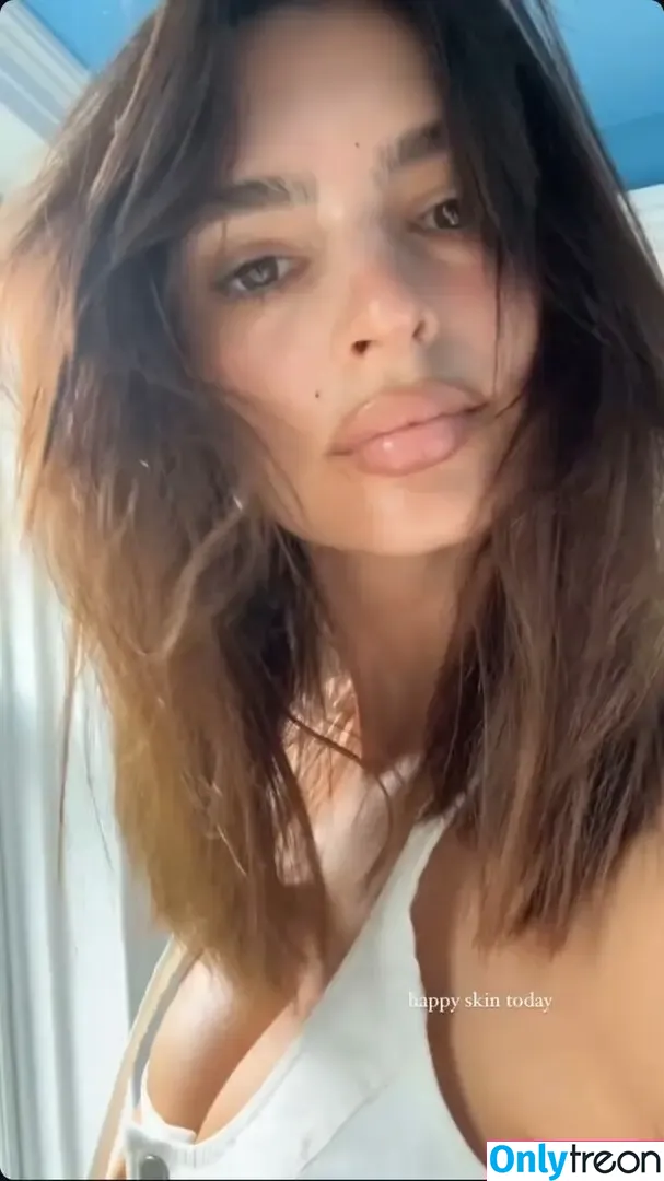 Emily Ratajkowski nude photo #7254 (emrata)