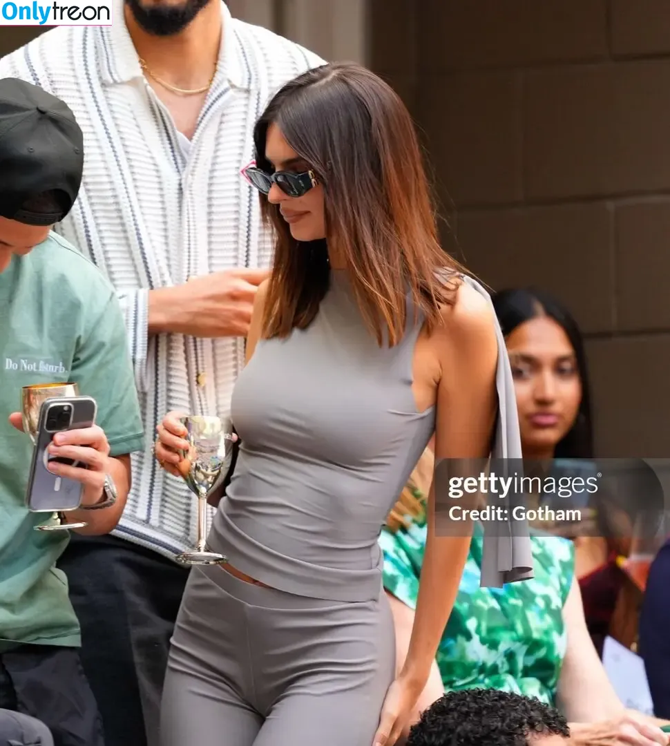 Emily Ratajkowski nude photo #7354 (emrata)