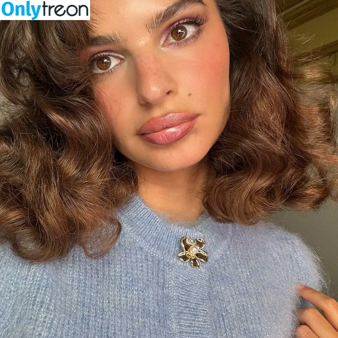 Emily Ratajkowski nude photo #7562 (emrata)