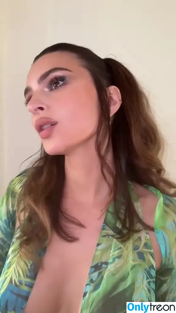 Emily Ratajkowski nude photo #7624 (emrata)