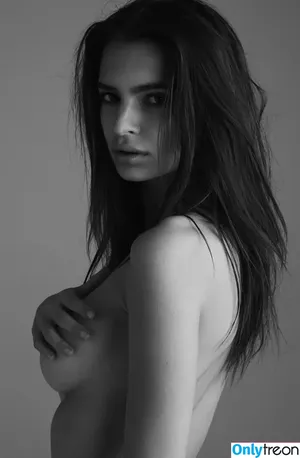 Emily Ratajkowski / emrata nude photo #8254