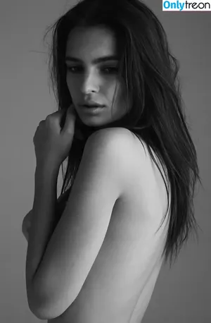 Emily Ratajkowski / emrata nude photo #8255