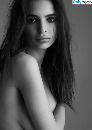 Emily Ratajkowski / emrata nude photo #8307
