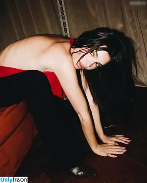 Emily Ratajkowski / emrata nude photo #8337