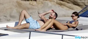 Emily Ratajkowski / emrata nude photo #8420