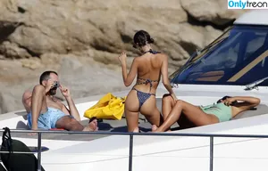 Emily Ratajkowski / emrata nude photo #8422