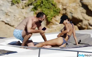 Emily Ratajkowski / emrata nude photo #8425