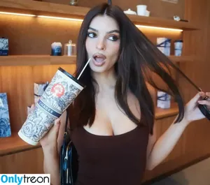 Emily Ratajkowski / emrata nude photo #8435
