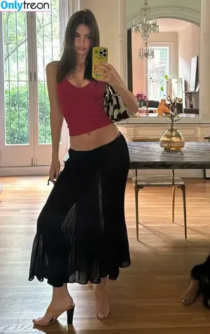 Emily Ratajkowski / emrata nude photo #8455