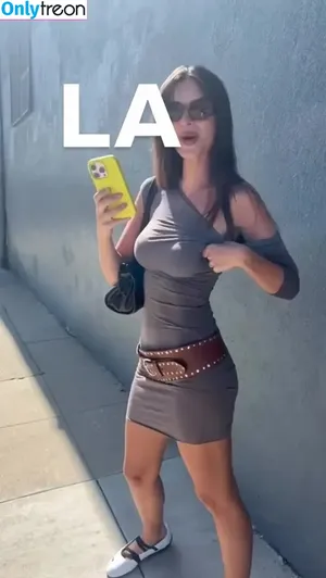 Emily Ratajkowski / emrata nude photo #8704