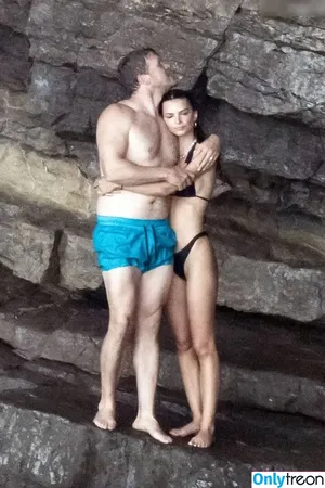 Emily Ratajkowski / emrata nude photo #8735