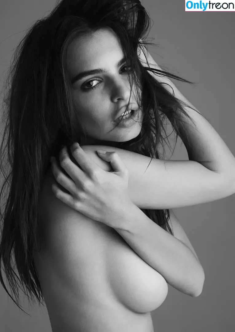 Emily Ratajkowski nude photo #8277 (emrata)