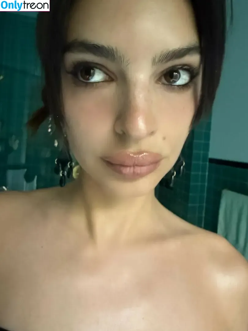 Emily Ratajkowski nude photo #8658 (emrata)