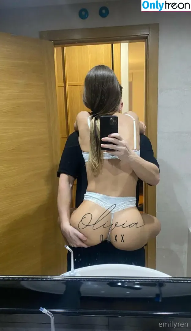 emily_ren nude photo #0007 (emily_ren0)