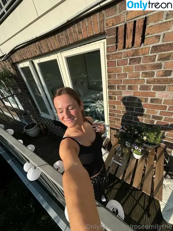 Emily Rose nude photo #0020 (roseemilythe / thexemilyrose)