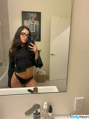 Emily Willis / emilywillisx3 / emilywillisxoxo / emilywillisxxx nude photo #1757