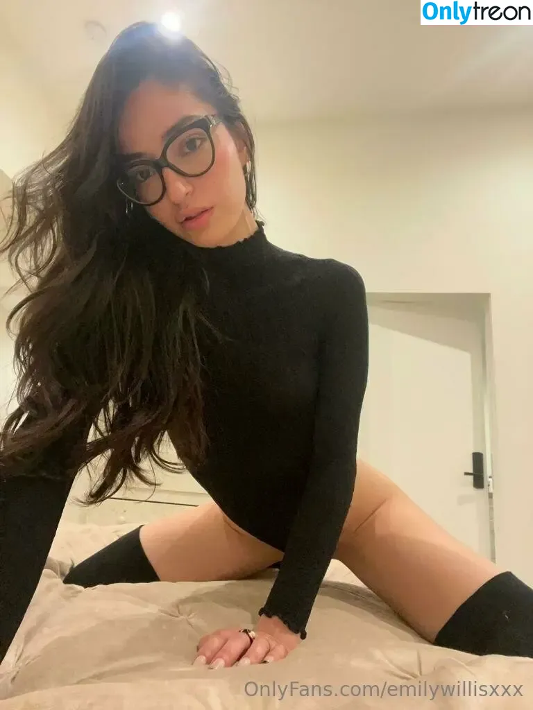Emily Willis nude photo #1910 (emilywillisx3 / emilywillisxoxo / emilywillisxxx)