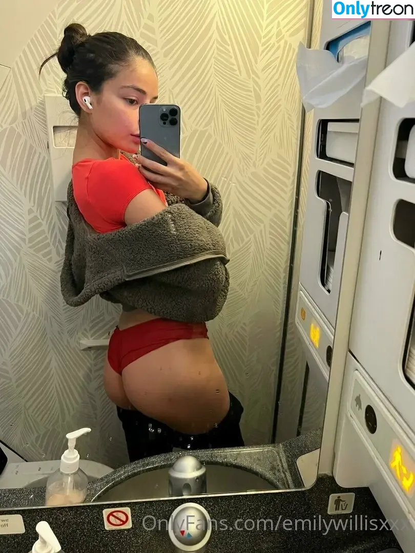 Emily Willis nude photo #1940 (emilywillisx3 / emilywillisxoxo / emilywillisxxx)