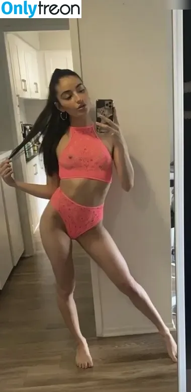 Emily Willis nude photo #1977 (emilywillisx3 / emilywillisxoxo / emilywillisxxx)