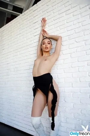 Emily Willis / emilywillisx3 / emilywillisxoxo / emilywillisxxx nude photo #2066