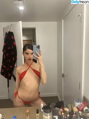 Emily Willis / emilywillisx3 / emilywillisxoxo / emilywillisxxx nude photo #2478