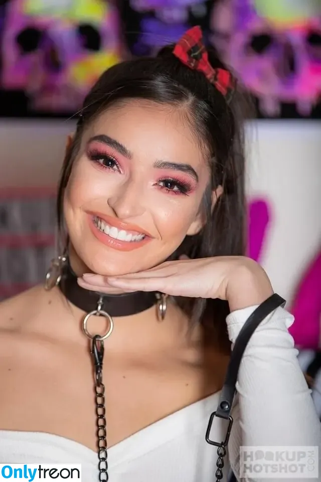 Emily Willis nude photo #2091 (emilywillisx3 / emilywillisxoxo / emilywillisxxx)