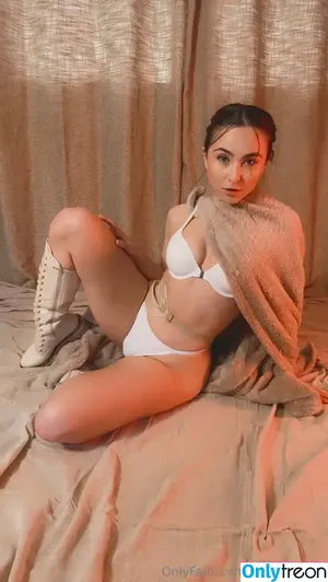 emilyhillfree / emilyhillxoxo nude photo #0416