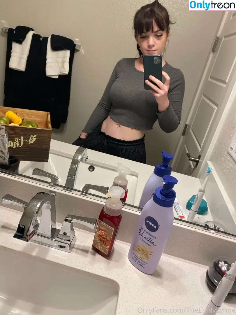 EmilyLynne nude photo #0037 (the.emilylynne)
