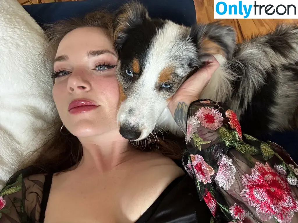 EmilyLynne nude photo #0365 (the.emilylynne)