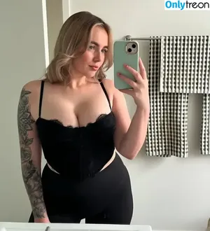 EmilyPaige / emilypaige_xxx / empaigeanderson nude photo #0001