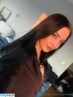 emilyvibes / shopemilyvibes nude photo #0065