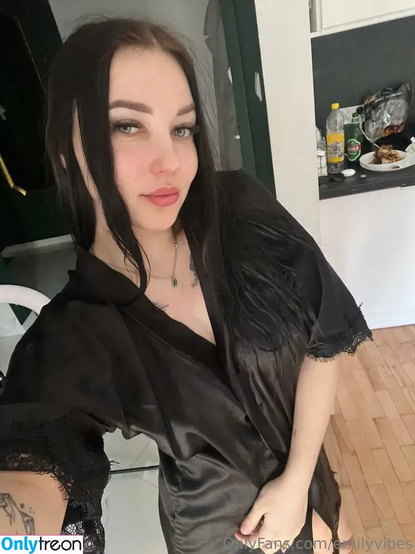 emilyvibes nude photo #0064 (shopemilyvibes)