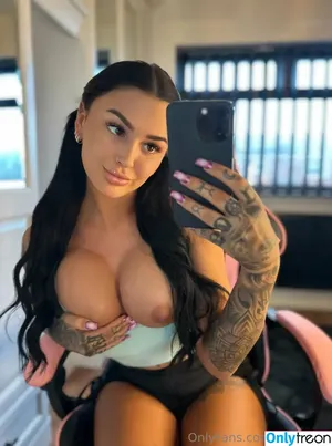 emilywakelingx / emilykernsx / emilypaigexx / emilyypaigex nude photo #0018